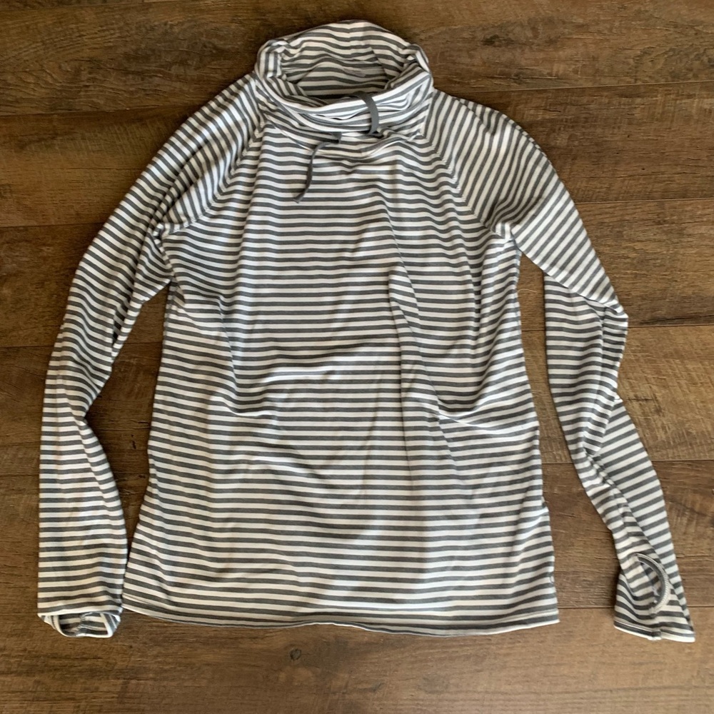 GapFit cowl neck long sleeve. Like new condition.